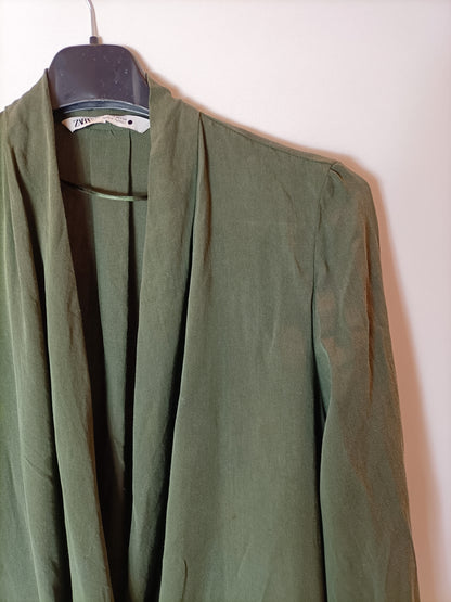 ZARA. Blusa verde oscuro fluida. T XS