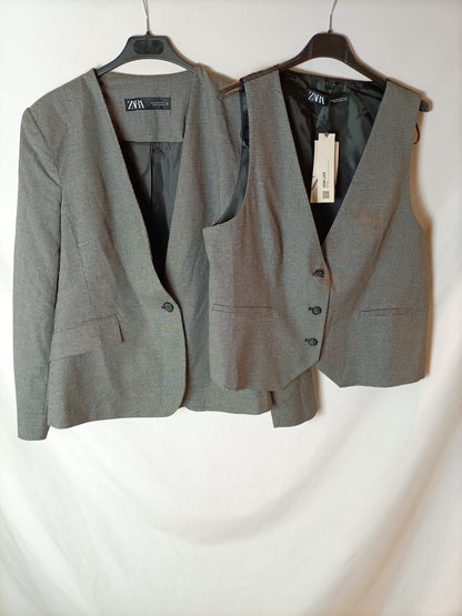 ZARA. Blazer pata de gallo gris y negra. T 42