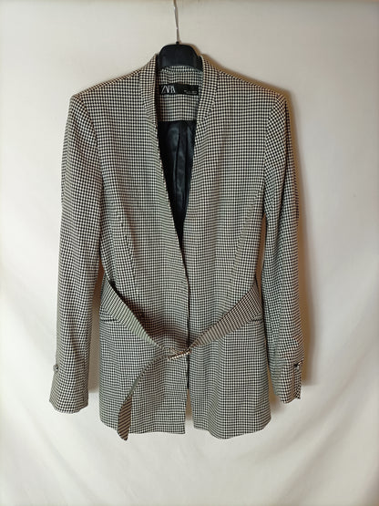 ZARA. Blazer pata de gallo cinturón. T L