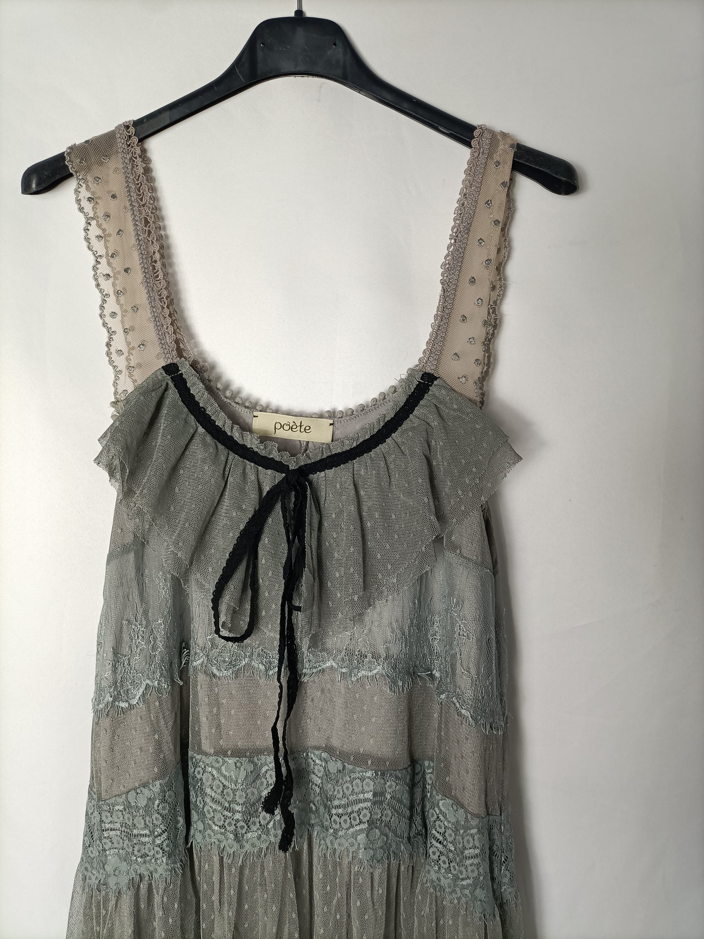 POETE. Vestido gris encajes . T S