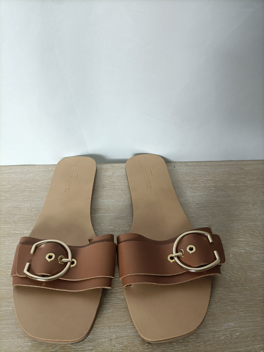 ASOS. Sandalias marrones hebilla T.42