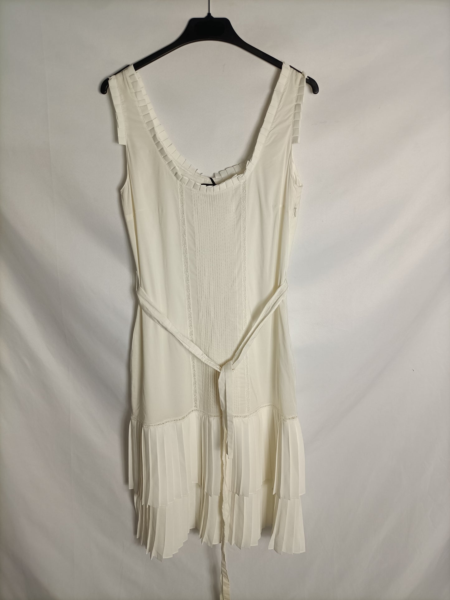 CCDK.Vestido midi blanco encaje y tablas T.38