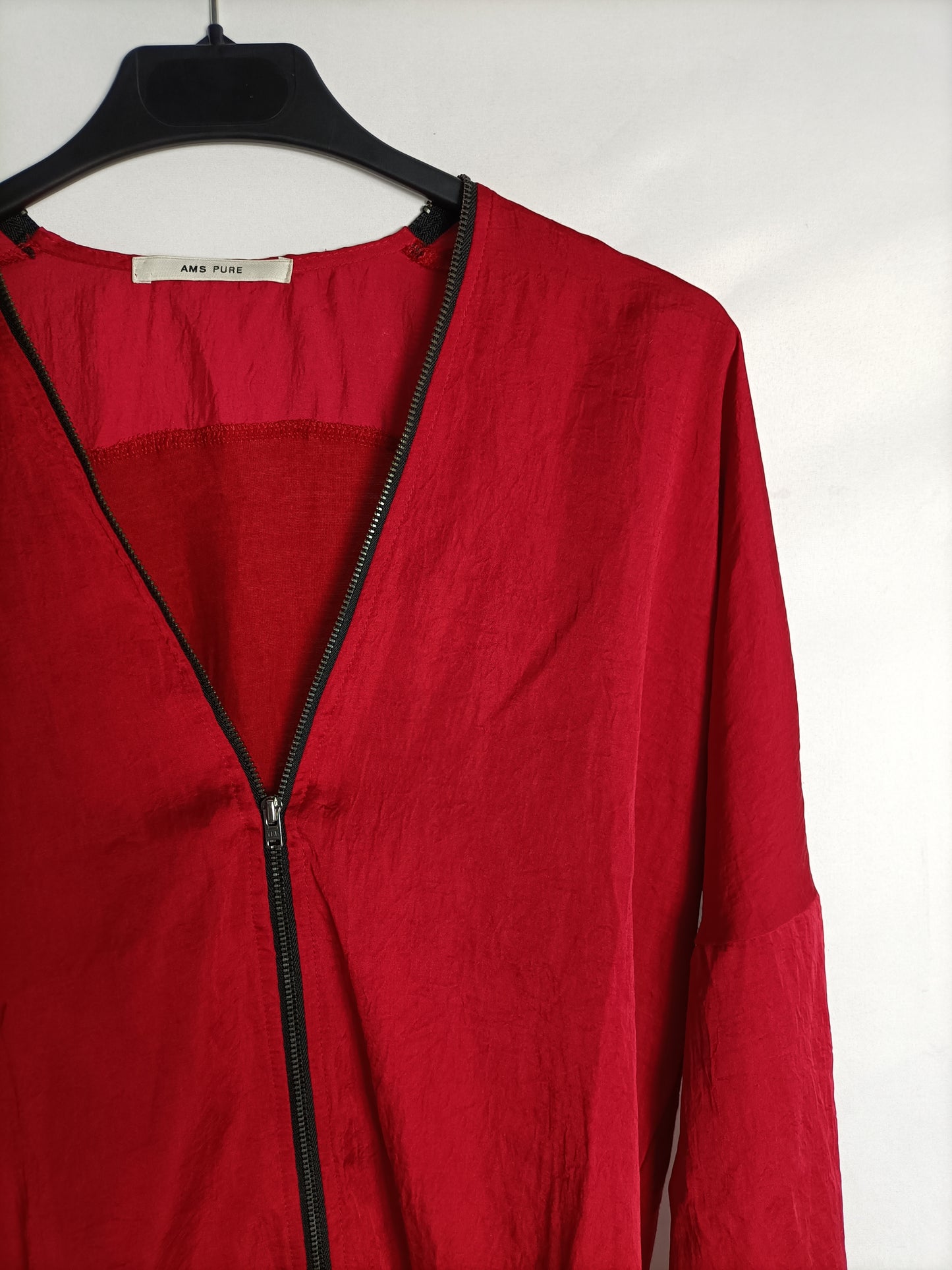 AMS PURE.Blusa roja cremallera T.s