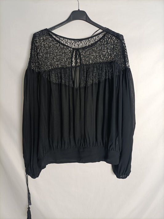 ZARA. Top negro hombros encaje T.l