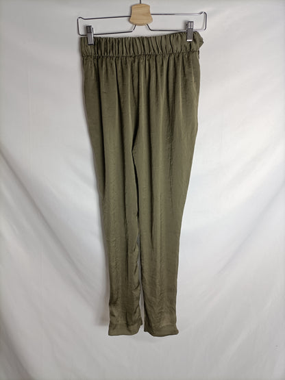 ZARA. Pantalón caqui cintura elástica t. XS