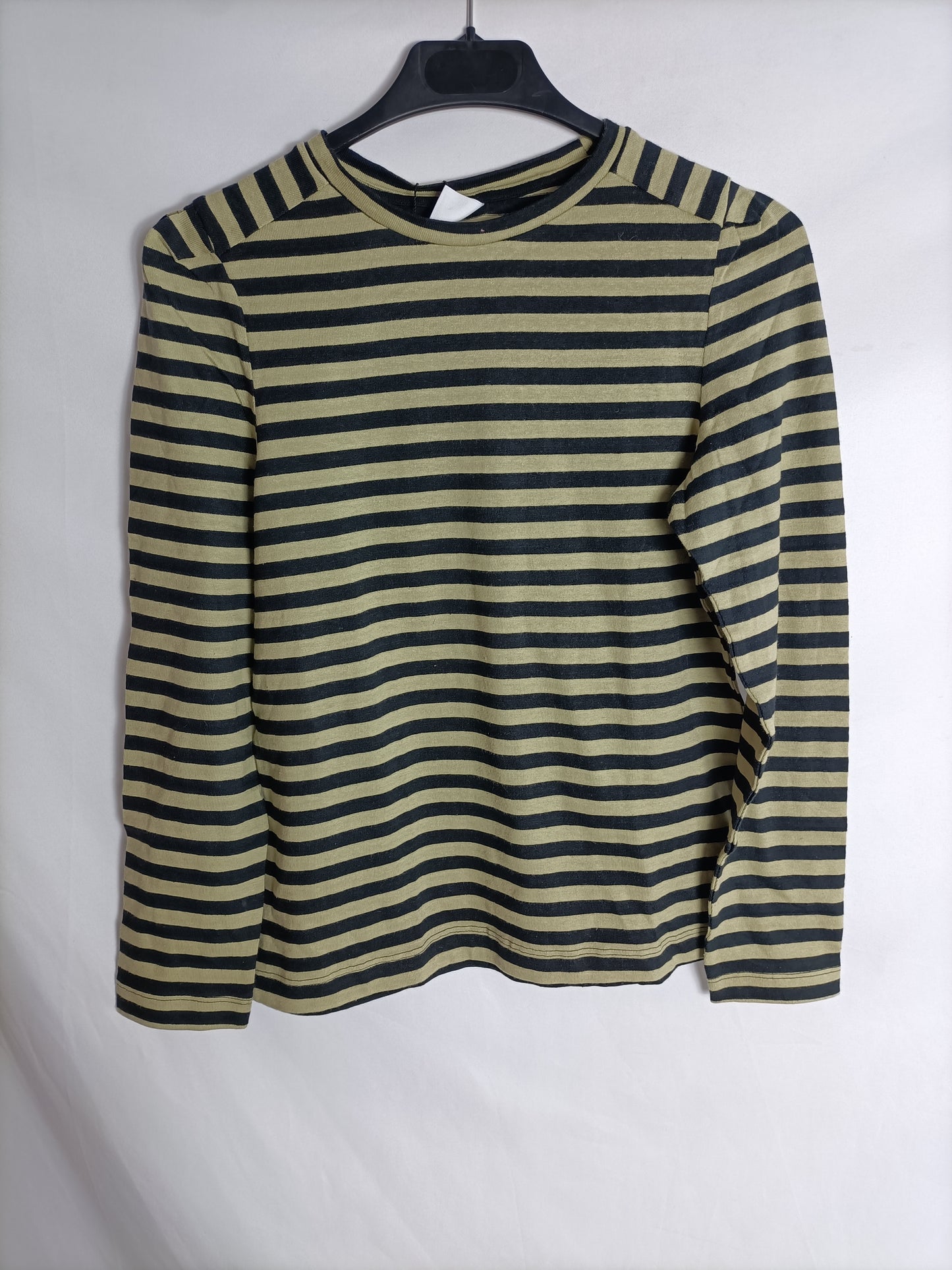 ZARA. Camiseta rayas beige y negro T.10 años