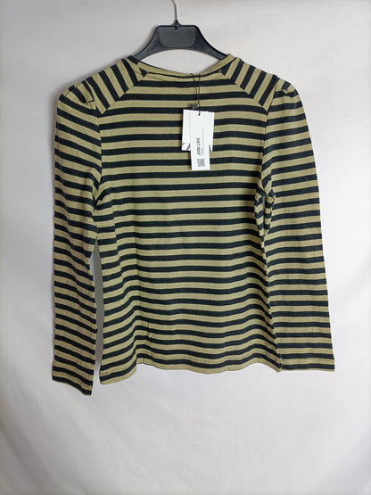 ZARA. Camiseta rayas beige y negro T.10 años