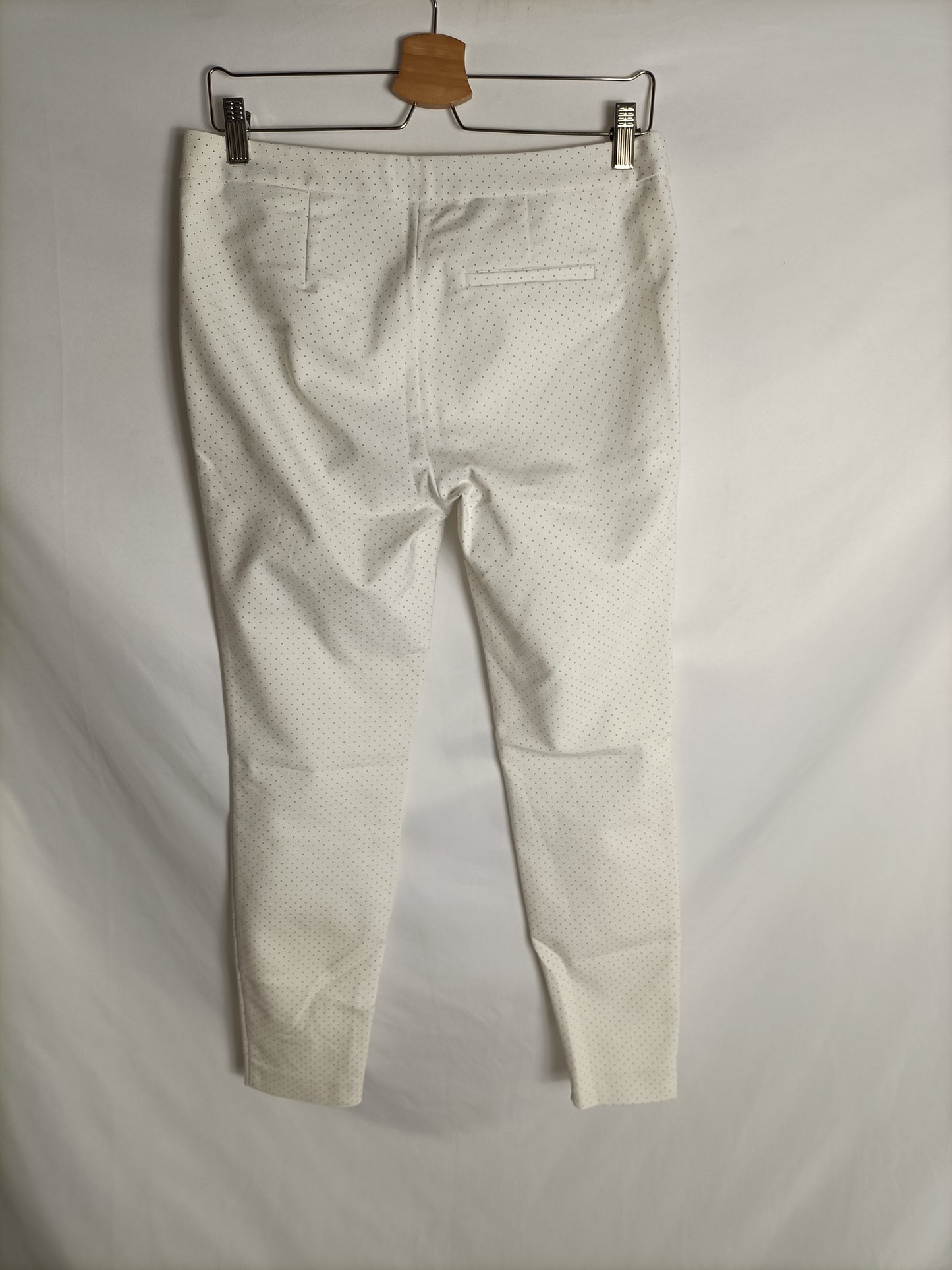 ZARA. Pantalón blanco lunares T.m