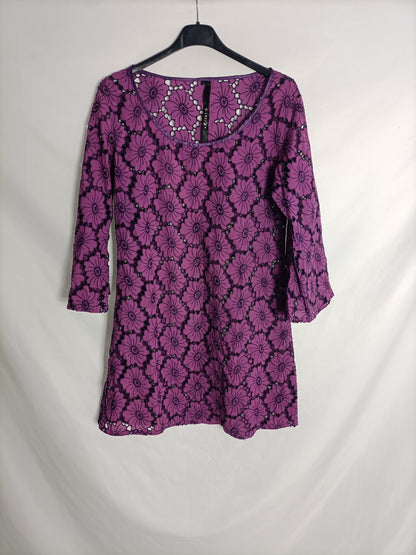 URSTART. Vestido morado  troquelado T.l