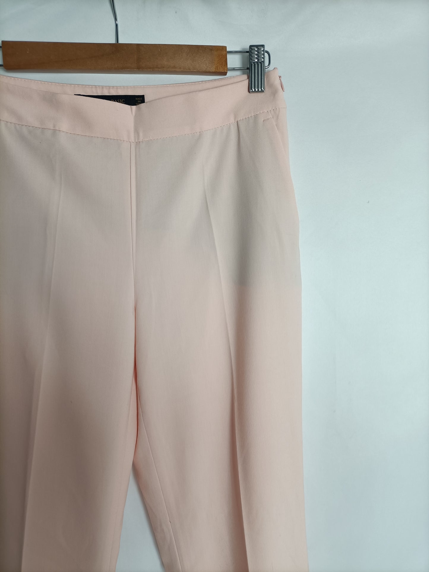 ZARA. Pantalón rosa recto T.xs