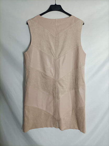 ZARA. Vestido rosa efecto cuero t. L