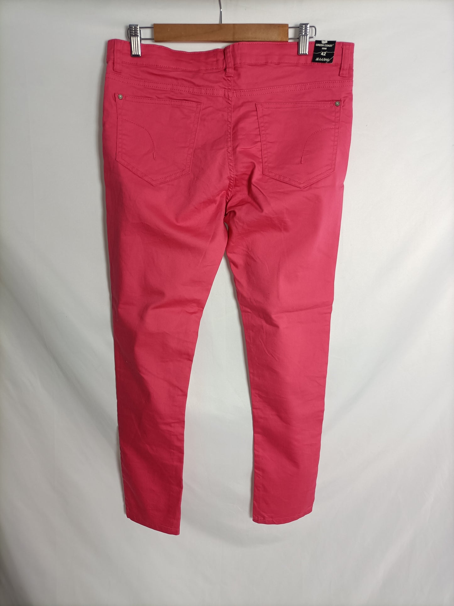 GREEN COAST. Jeans rosas pitillo t. 42