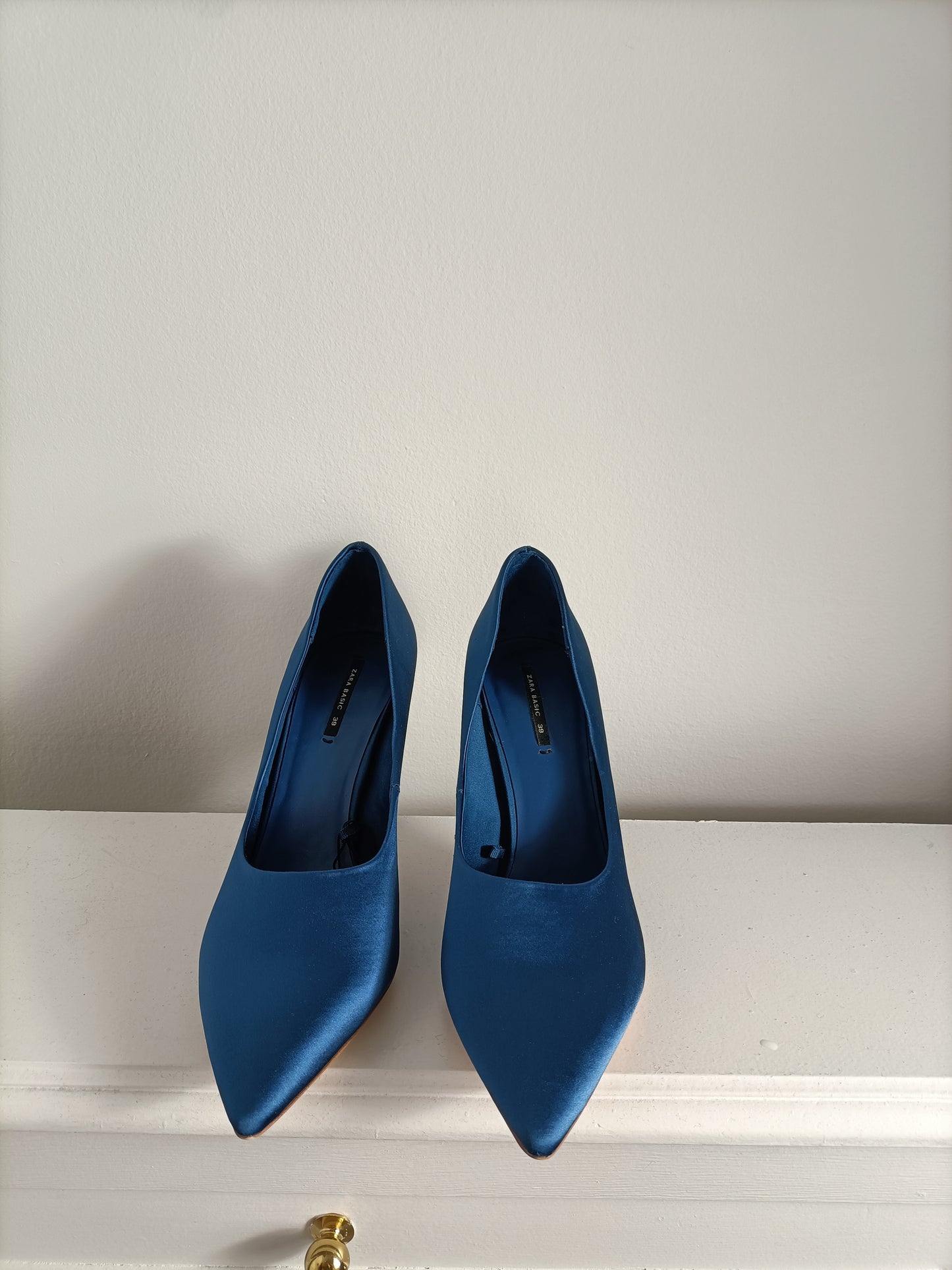 ZARA. Zapatos azules raso T.39