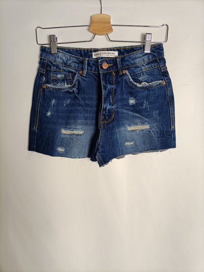 STRADIVARIUS. Shorts denim rotos T.36(32)