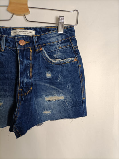 STRADIVARIUS. Shorts denim rotos T.36(32)