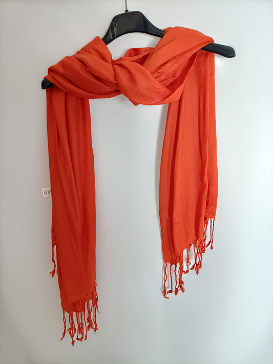 OTRAS. Fular/pashmina naranja