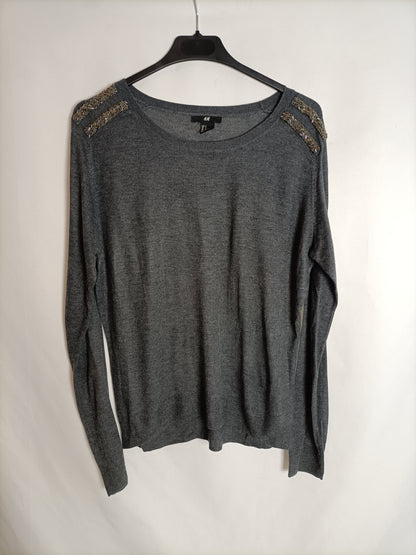 H&M. jersey gris abalorios T.s