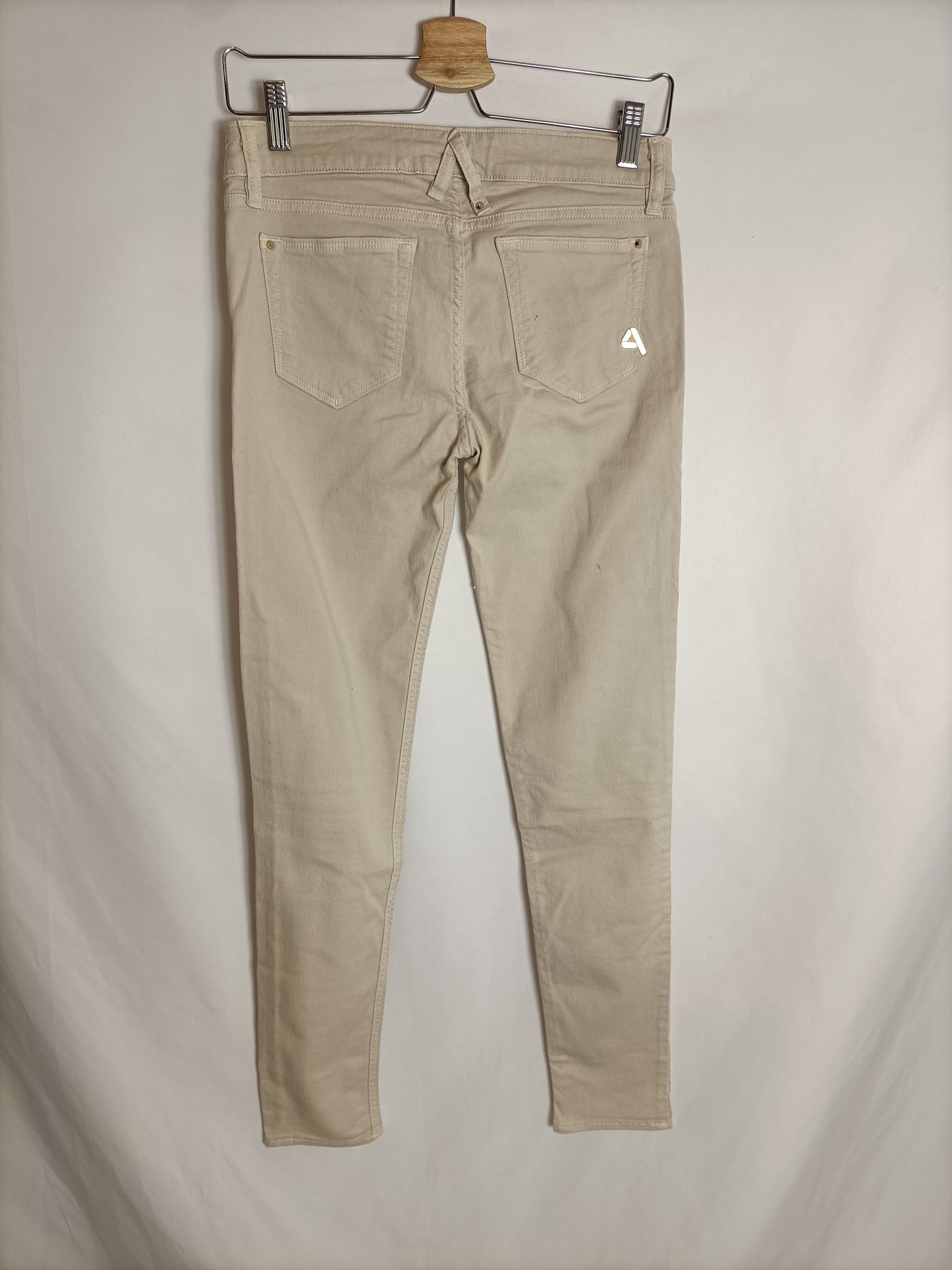 CYCLE. Pantalón pitillo beige T.28(36)