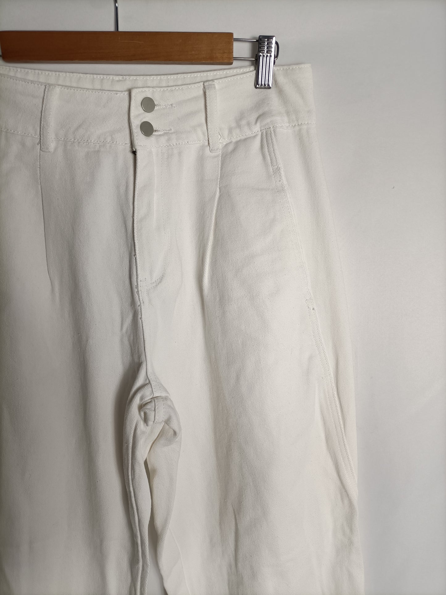 SHEIN. Pantalón denim slouchy blanco T.m