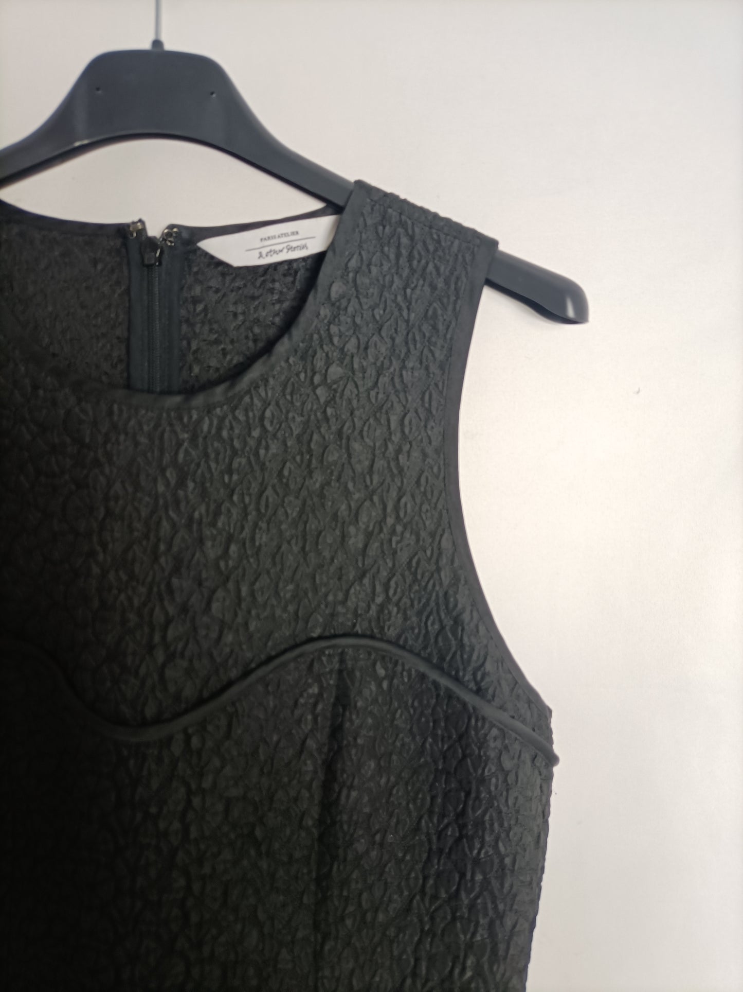 &OTHER STORIES. Vestido negro textura T.36