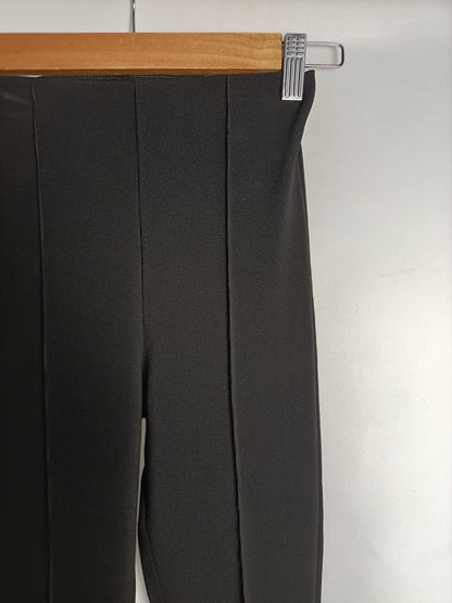 ZARA. Leggins negros canalé T.xs