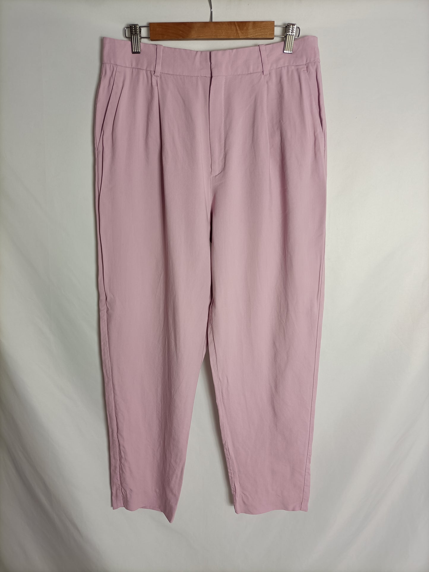 MANGO. Pantalón fluido rosa T.42