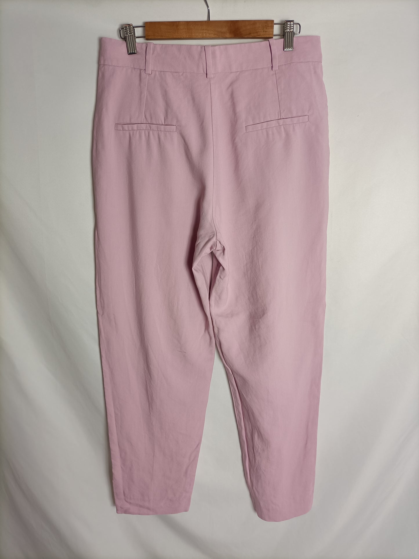 MANGO. Pantalón fluido rosa T.42