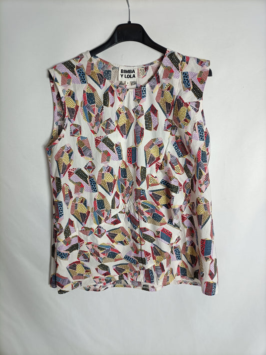 BIMBA Y LOLA. Blusa beige estampada sin mangas T.s