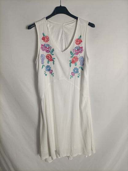 OTRAS. Vestido blanco bordado  T.m