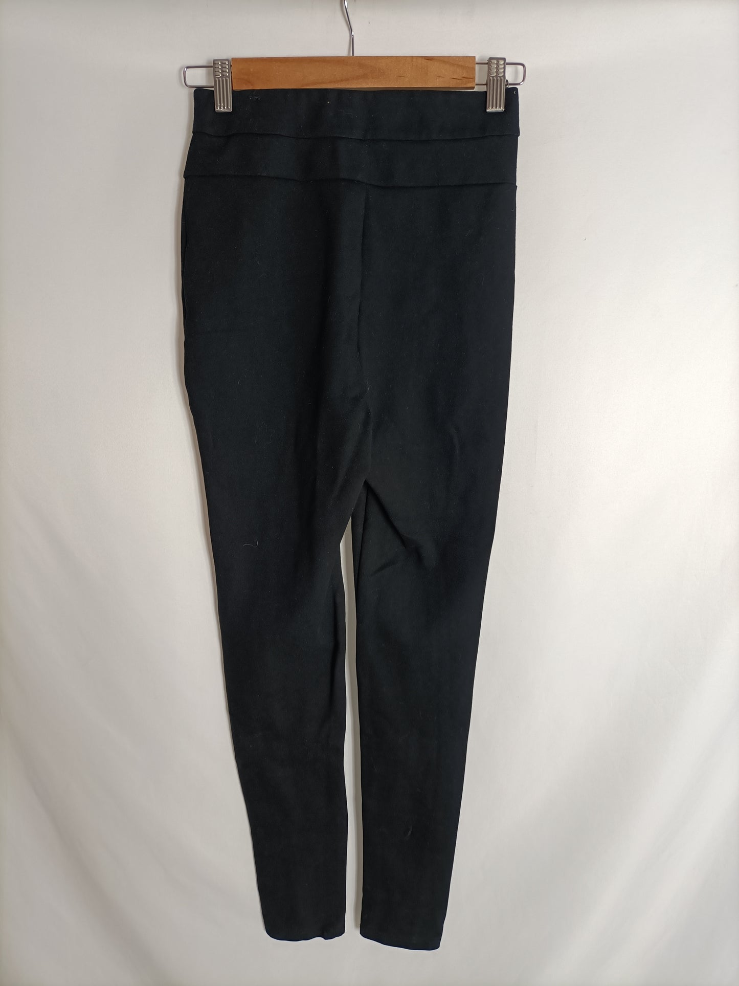 ZARA. Pantalón negro botones T.s