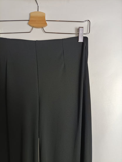 BERSHKA. Pantalón ancho negro T.m