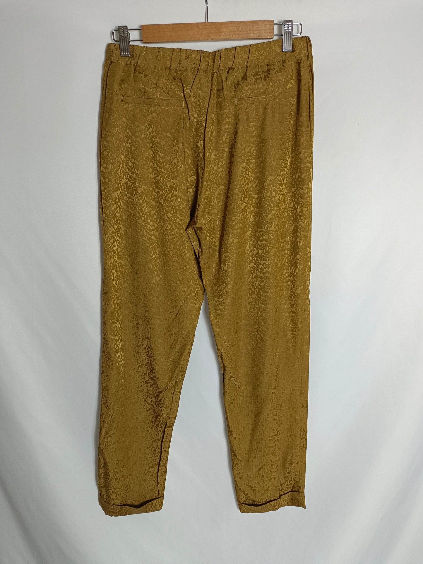 MASSIMO DUTTI. Pantalón mostaza print T.38