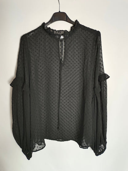 MANGO. Blusa negra plumeti T.s