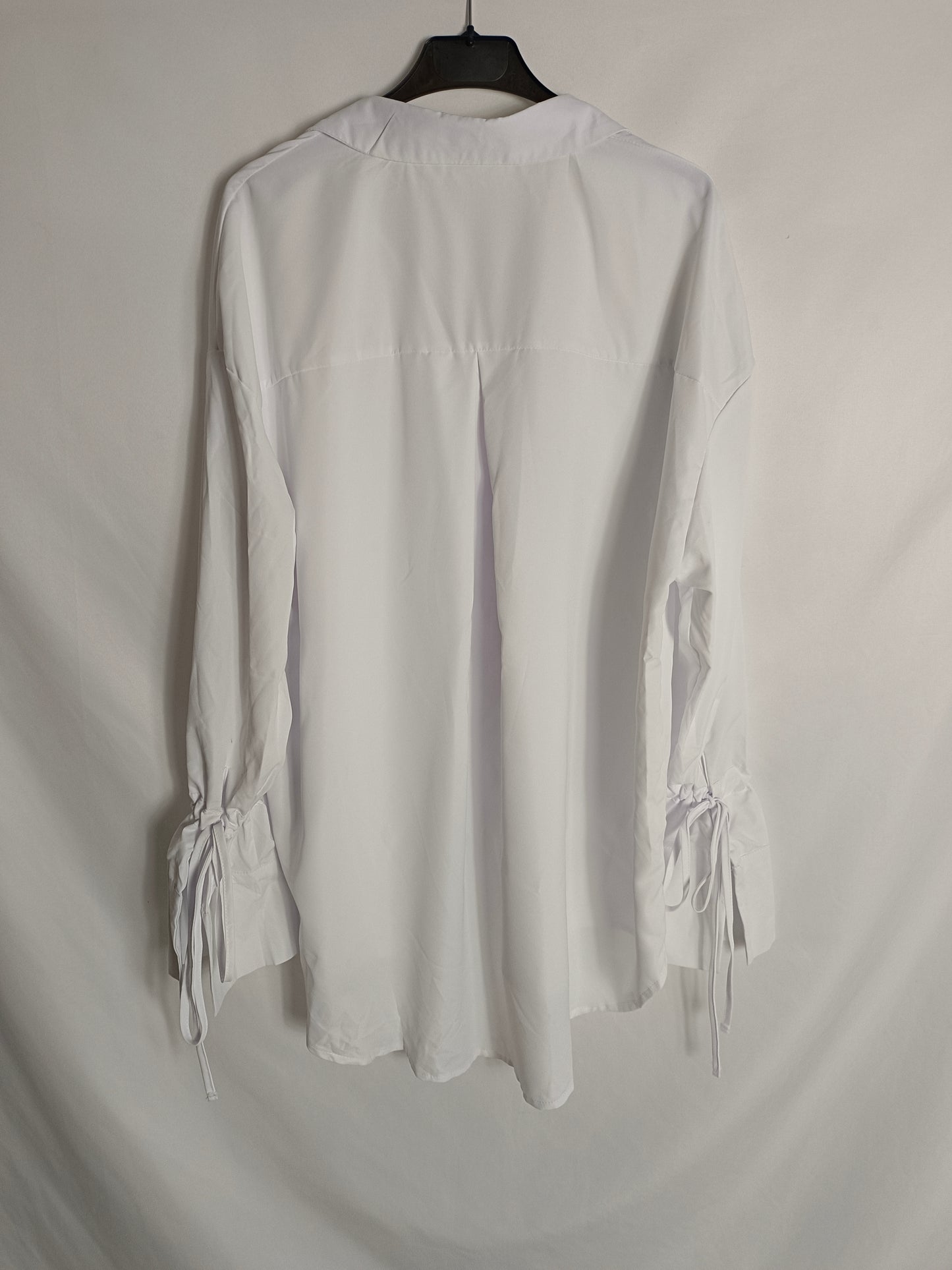 SOLADO. Blusa blanca oversiezed T.m