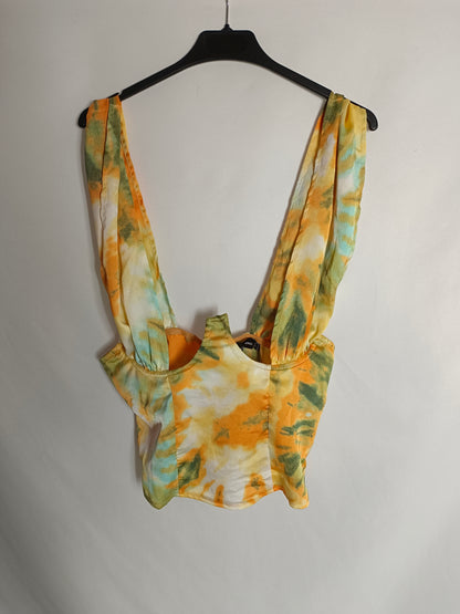 PRETTYLITTLETHING. Top tie dye T.36