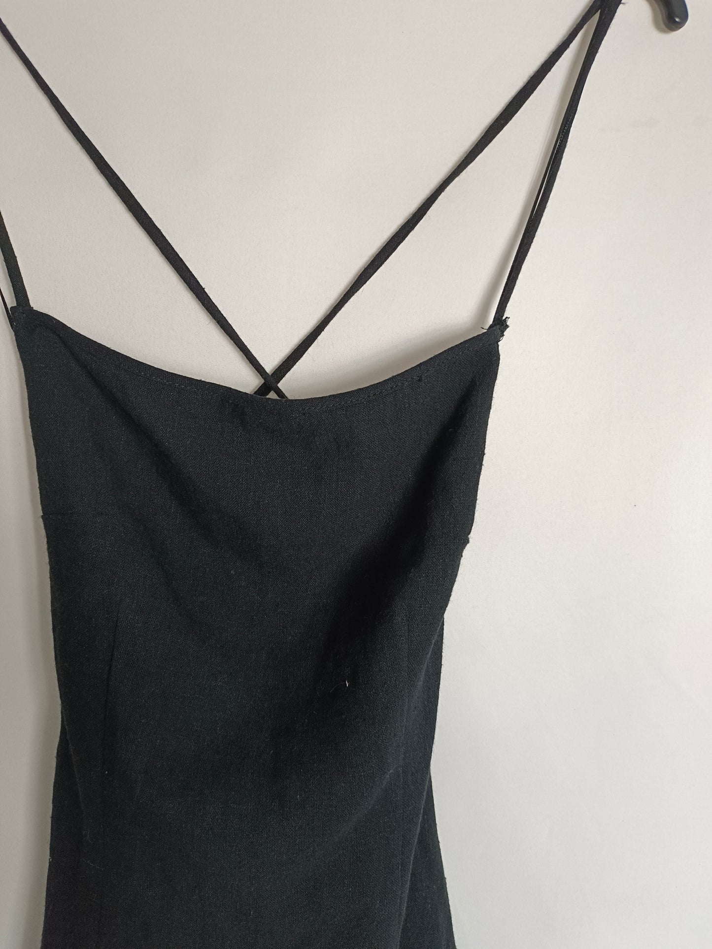 BERSHKA. Vestido negro tiras T.xs