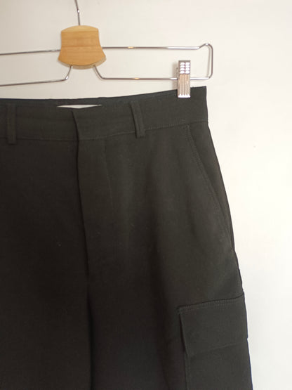 ZARA. Pantalón negro bolsillos T.xs