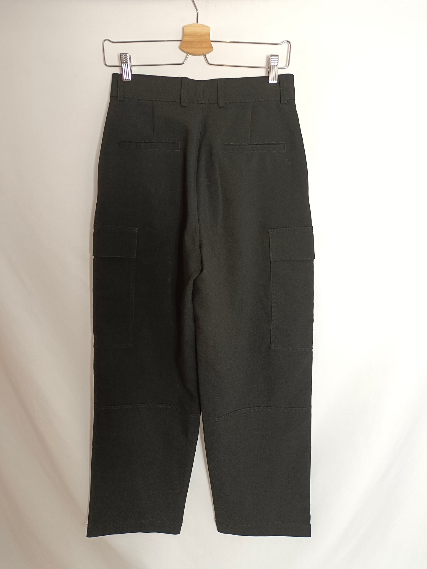 ZARA. Pantalón negro bolsillos T.xs