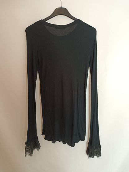 ZARA. Camiseta negra canalé T.s