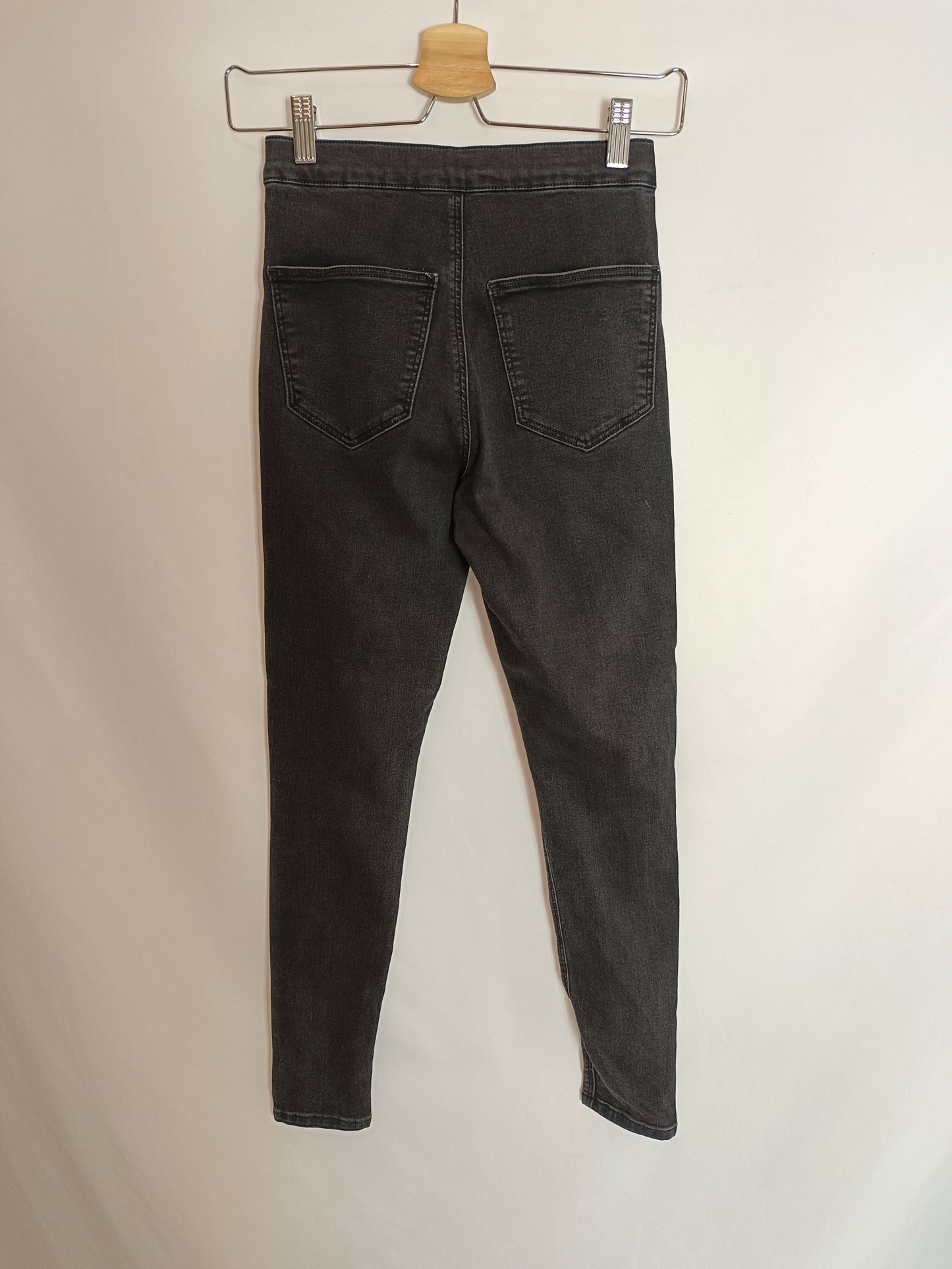 TOPSHOP. Pantalón denim negro T.28(32)