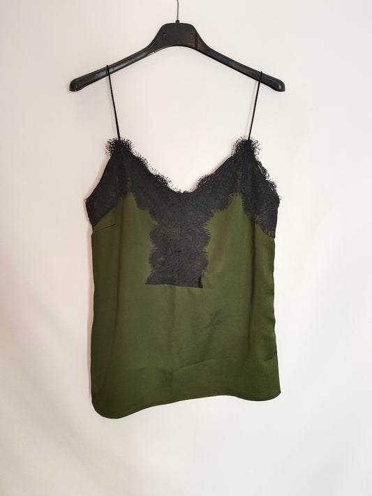 STRADIVARIUS. Top verde lencero T.s