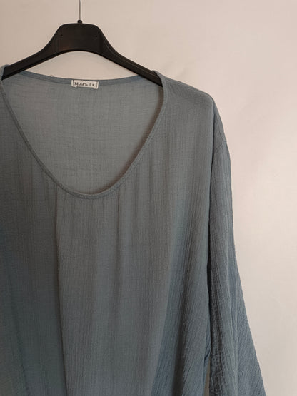 MI&CO. Blusa oversized nudo T.s