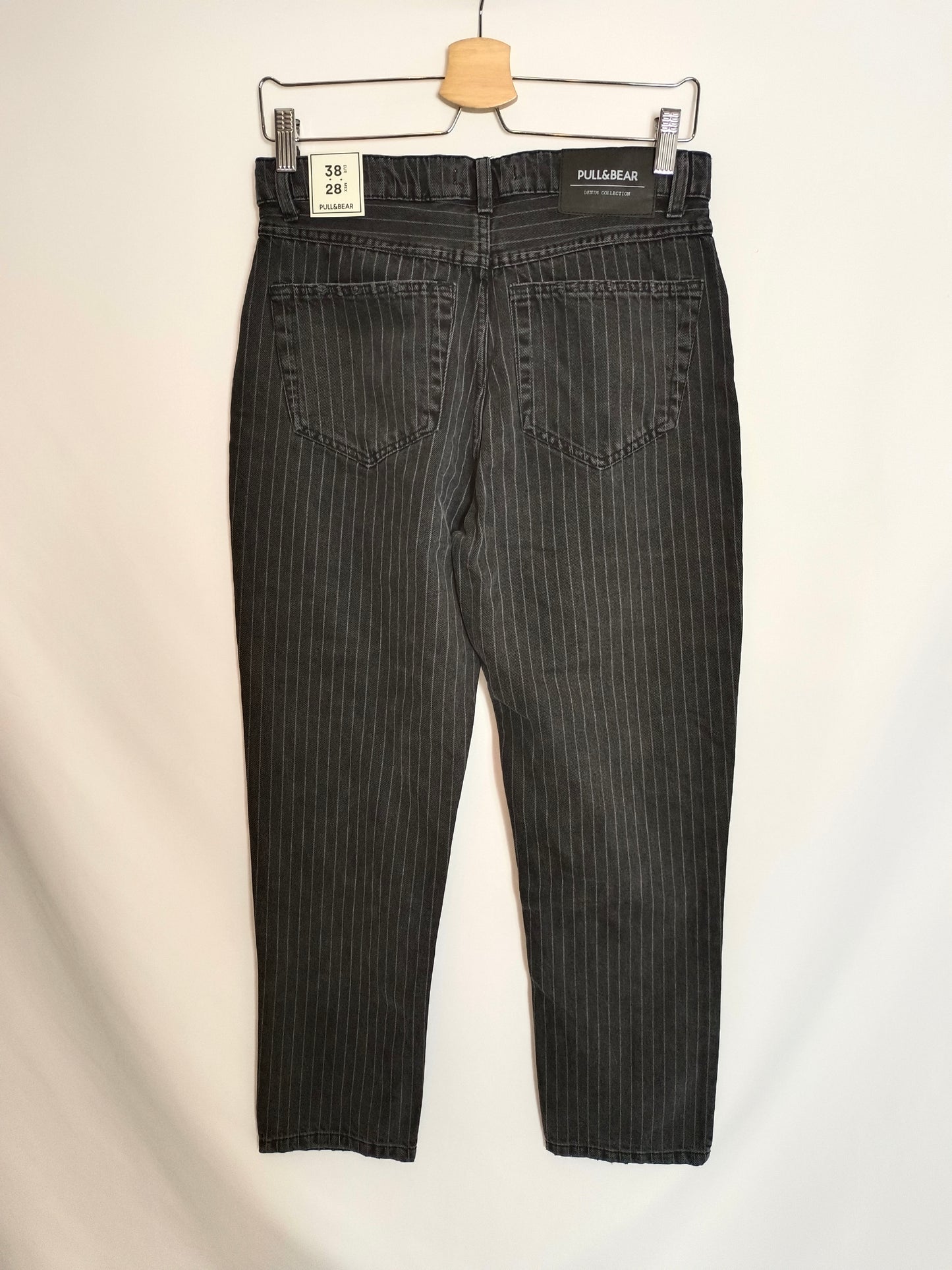 PULL&BEAR. Pantalón denim rayasT.38