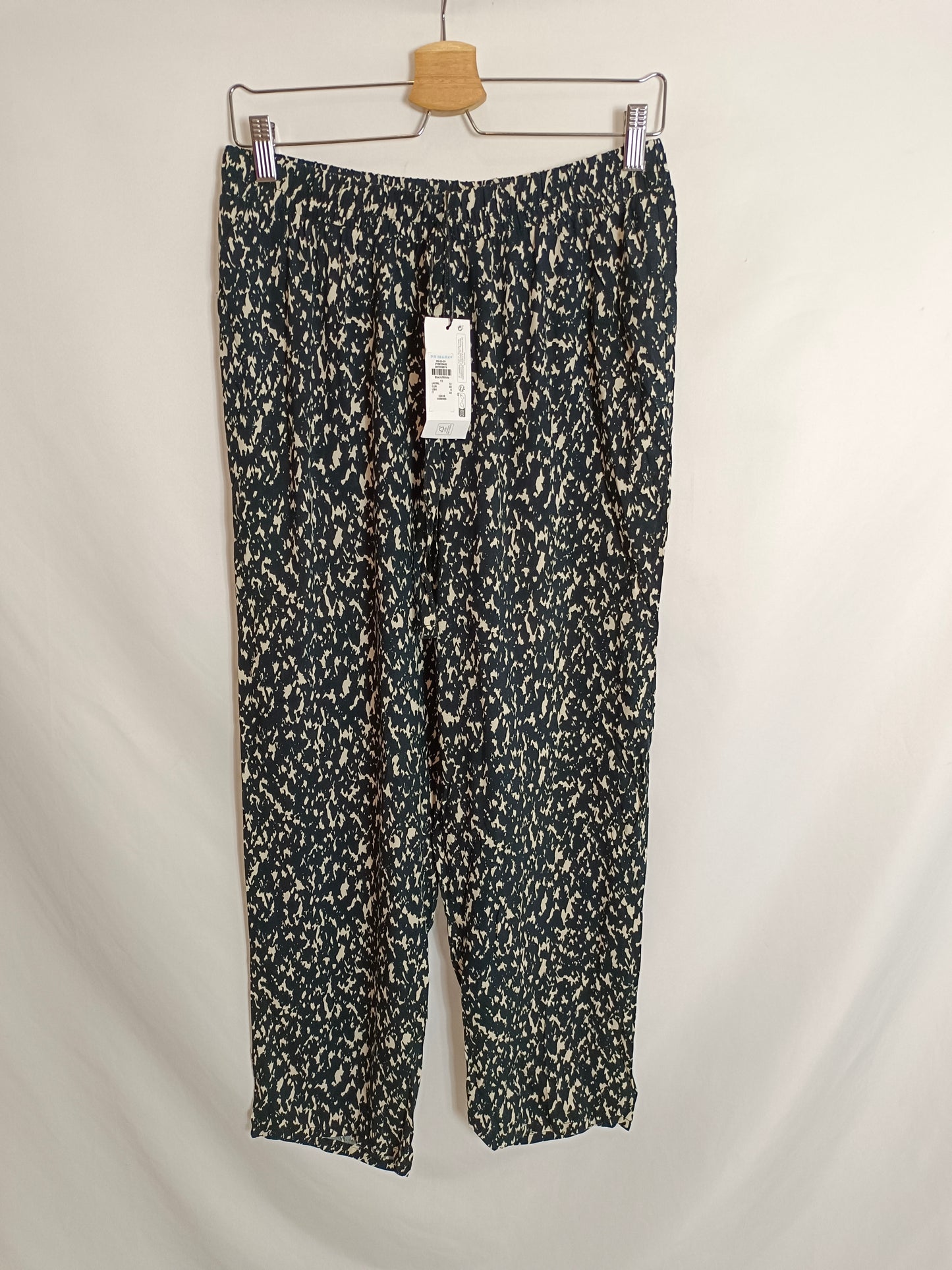 PRIMARK. Pantalón fluido negro T.40