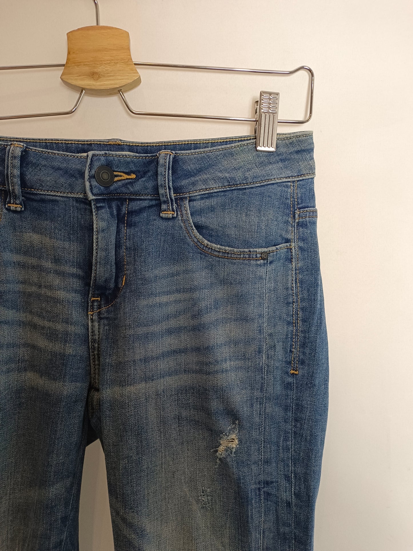 ZARA. Pantalón denim cremallera T.36