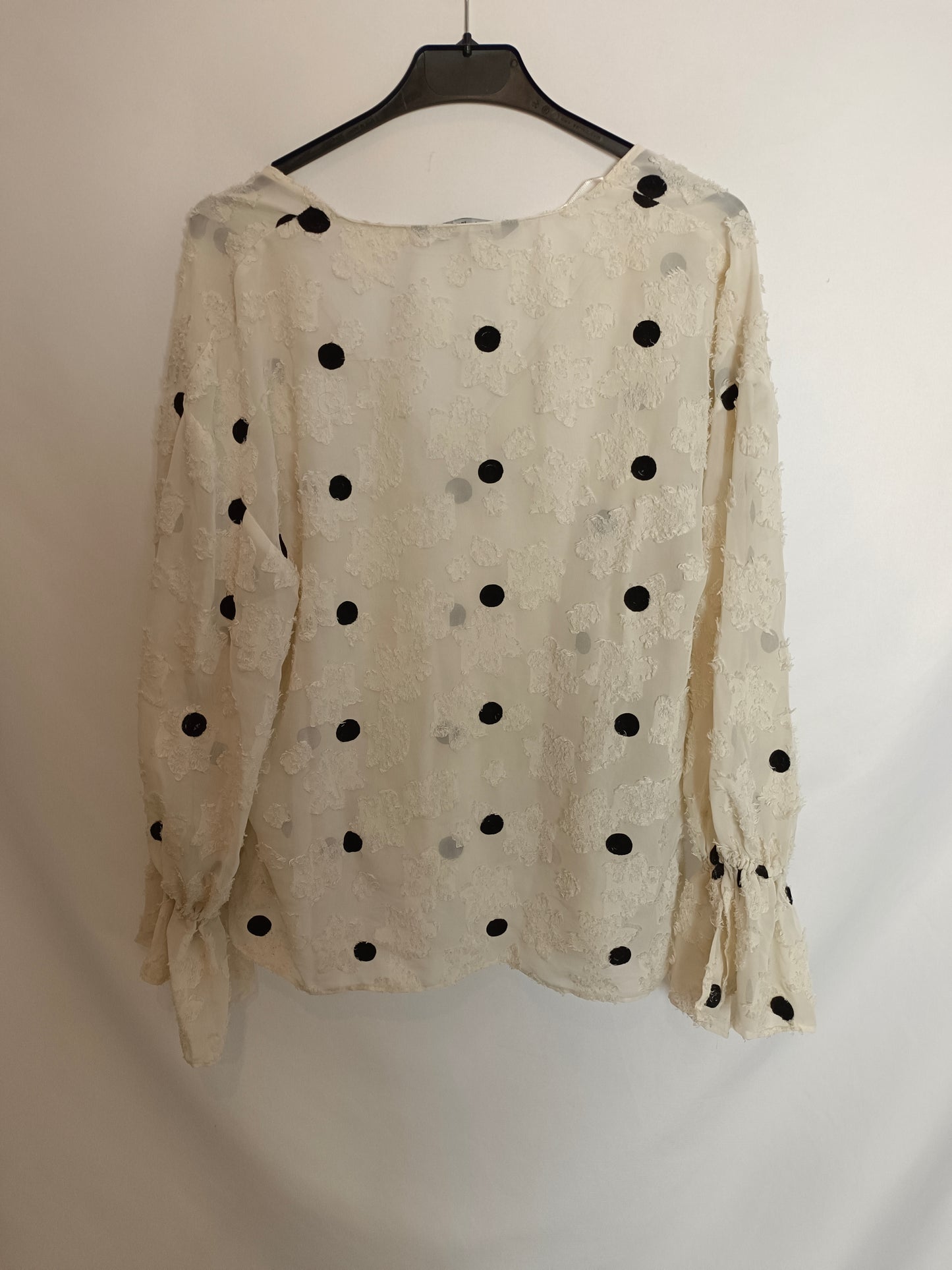 ZARA. blusa fluida flecos T.s