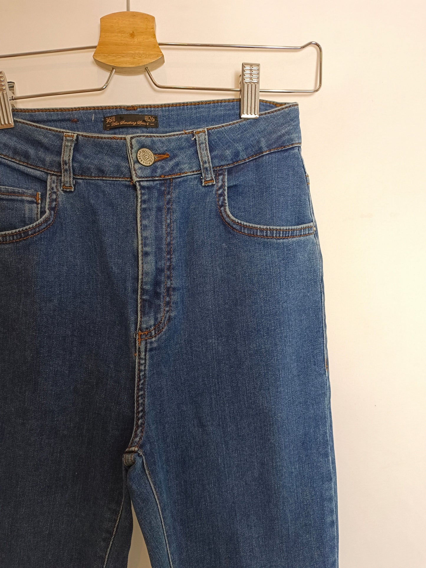 PULL&BEAR. Pantalón pitillo denim T.36