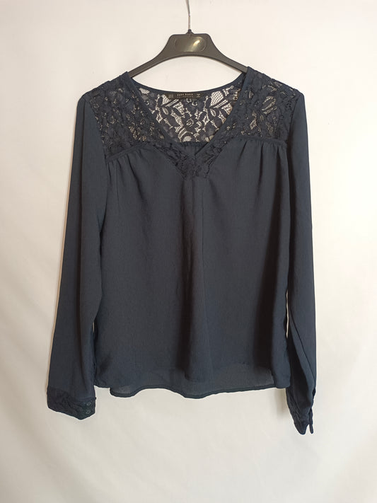 ZARA. Blusa azul encaje T.xs