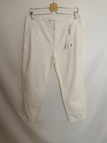 ZARA. Pantalón blanco chino T.44