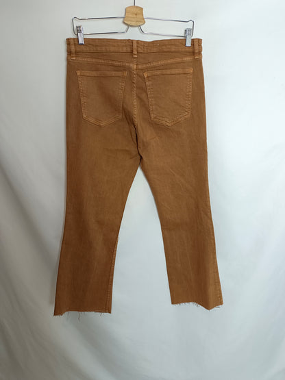 MANGO. Pantalón teja "boot crop"  T.42